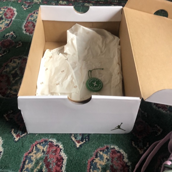 Green Jordans - Picture 5 of 6